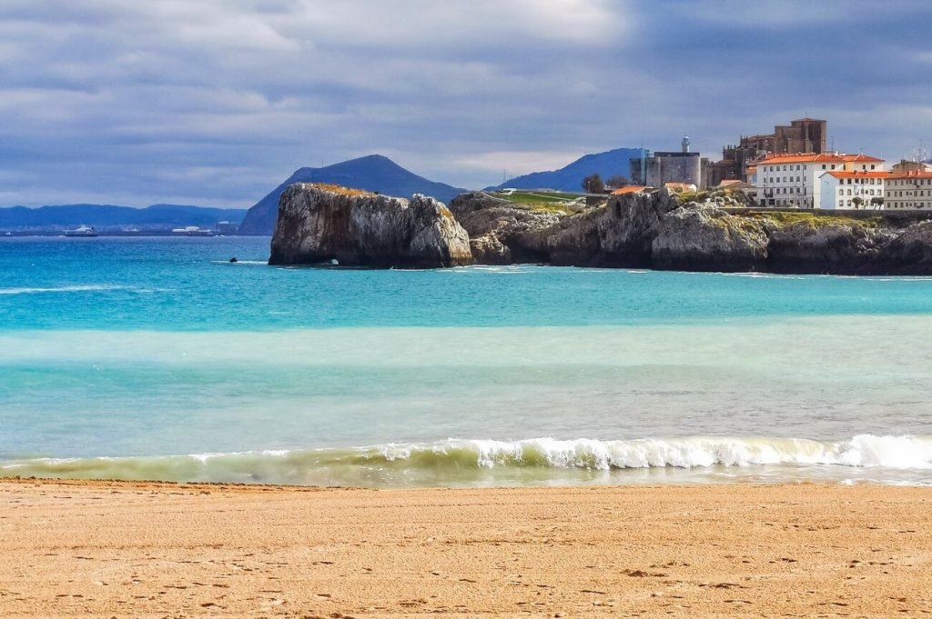 Playa-de-Ostende-castro-urdiales